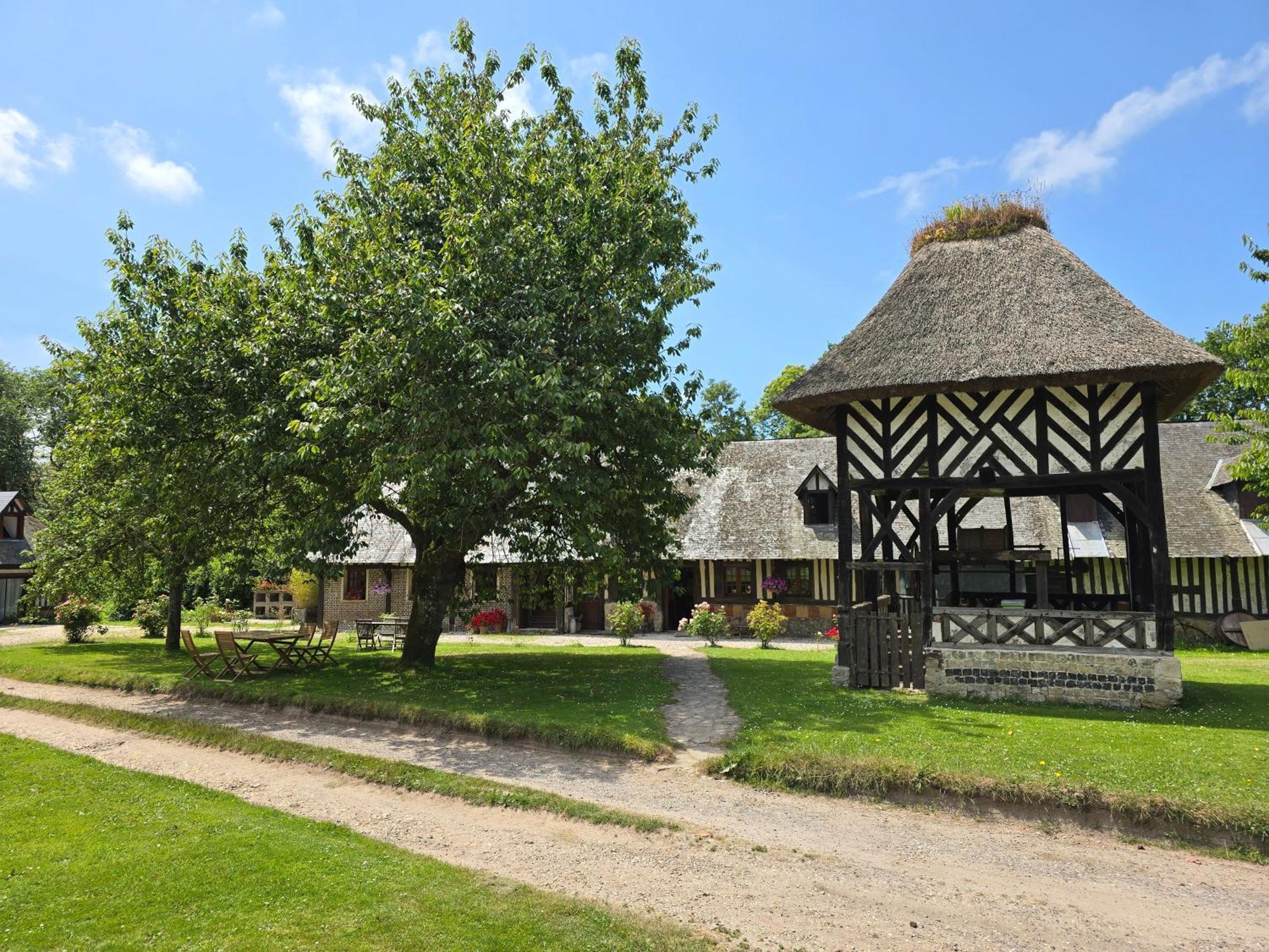 Hotel La Ferme Chevalier Équemauville Exterior foto
